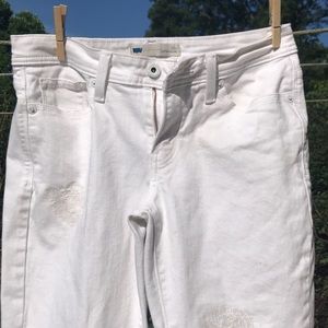 Levi’s white Capri